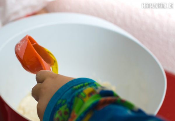 Kinderleichte Becherküche - Backen mit Kindern - Montessori - Schütten